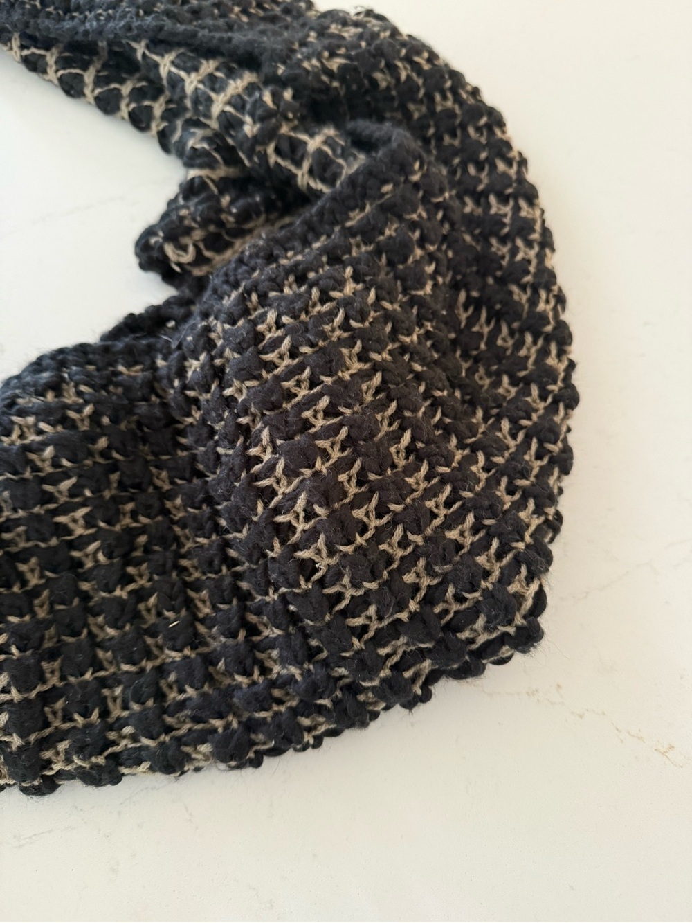 Chunky Knit Infinity Scarf Black Gray Marled Loop Scarf Winter Cozy - Picture 4 of 4